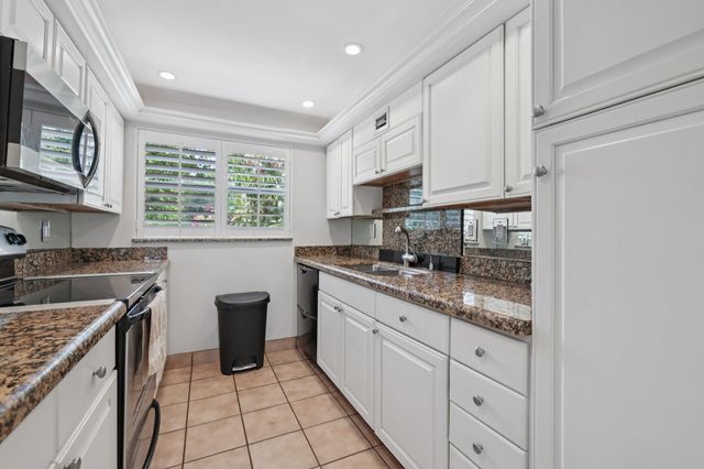 1709 NE 28th Drive, Wilton Manors, FL 33334