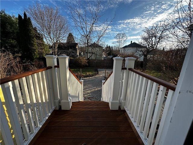 100 Maple Avenue, Barrington, RI 02806