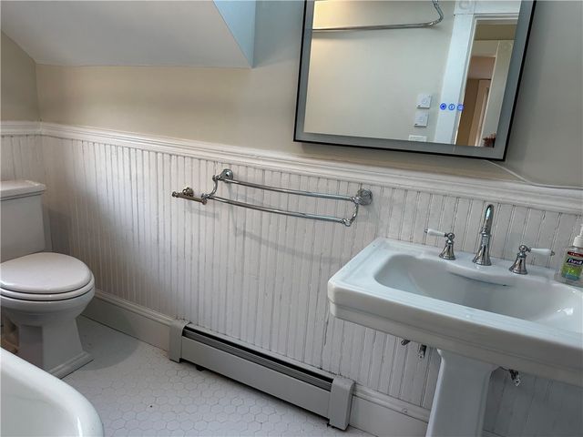 100 Maple Avenue, Barrington, RI 02806