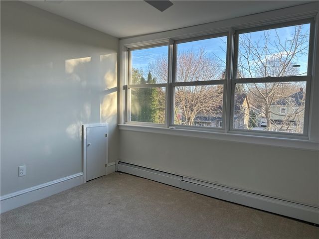 100 Maple Avenue, Barrington, RI 02806