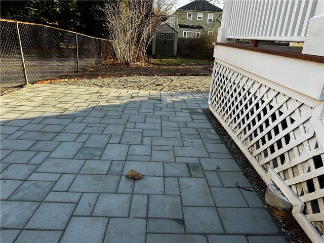 100 Maple Avenue, Barrington, RI 02806