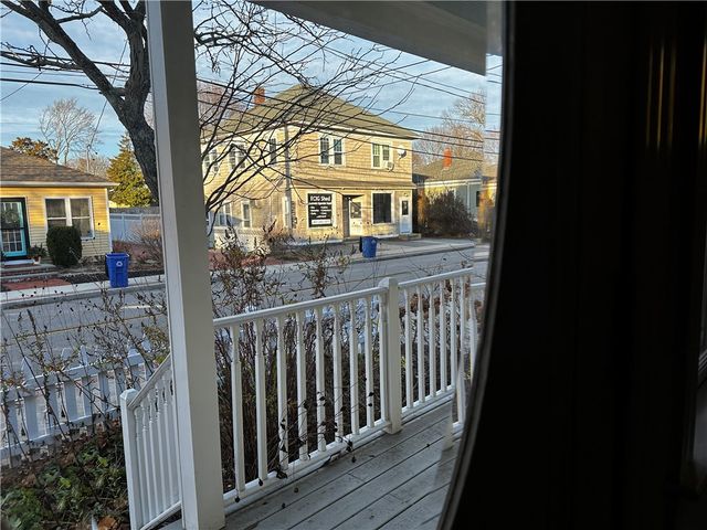 100 Maple Avenue, Barrington, RI 02806