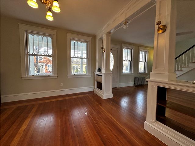 100 Maple Avenue, Barrington, RI 02806