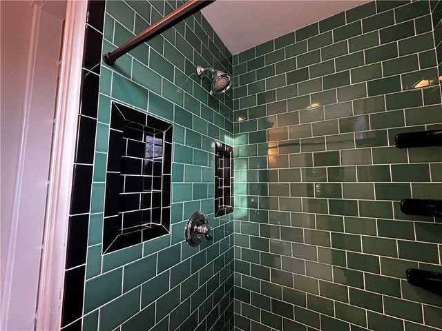 100 Maple Avenue, Barrington, RI 02806