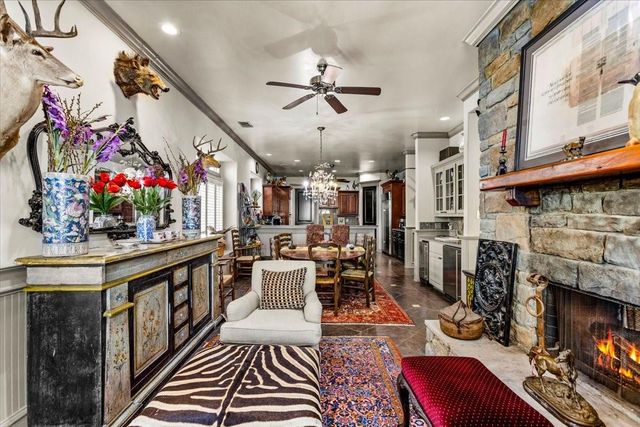 3039 Bayshore Drive, Bacliff, TX 77518