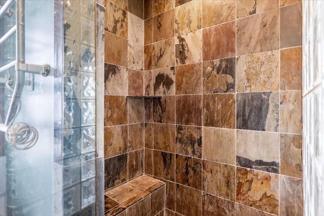 3039 Bayshore Drive, Bacliff, TX 77518