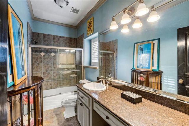 3039 Bayshore Drive, Bacliff, TX 77518