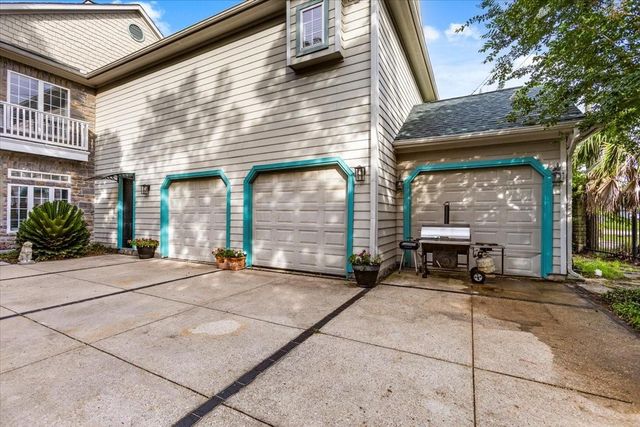 3039 Bayshore Drive, Bacliff, TX 77518