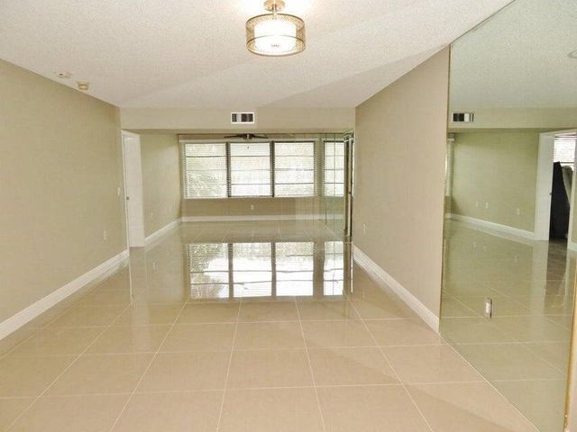 3521 Village Boulevard 103, West Palm Beach, FL 33409