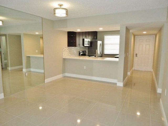 3521 Village Boulevard 103, West Palm Beach, FL 33409