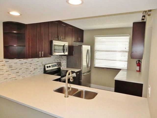 3521 Village Boulevard 103, West Palm Beach, FL 33409