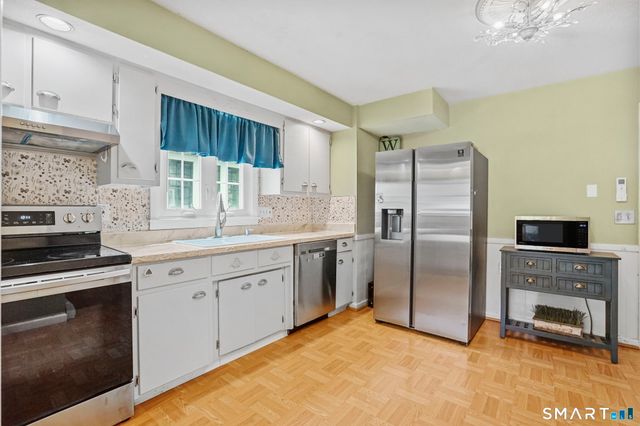 174 Hopkins Place, Longmeadow, MA 01106