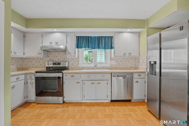 174 Hopkins Place, Longmeadow, MA 01106
