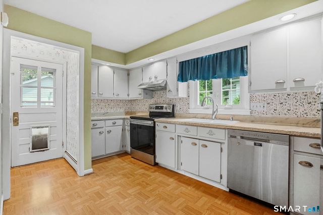 174 Hopkins Place, Longmeadow, MA 01106