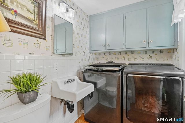 174 Hopkins Place, Longmeadow, MA 01106