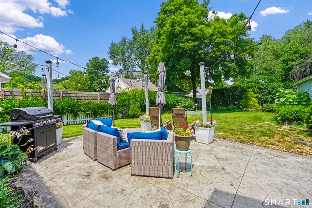 174 Hopkins Place, Longmeadow, MA 01106