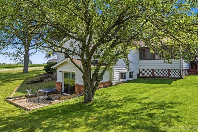 17N228 Oak Grove Drive, Hampshire, IL 60140
