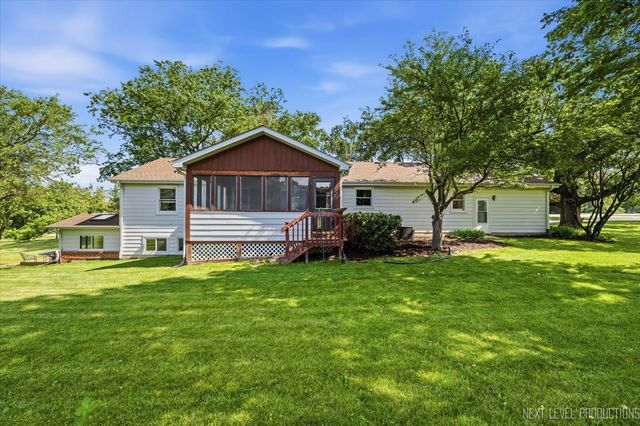17N228 Oak Grove Drive, Hampshire, IL 60140