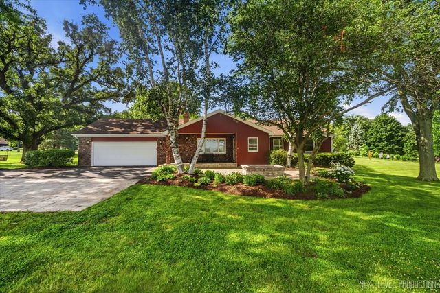 17N228 Oak Grove Drive, Hampshire, IL 60140