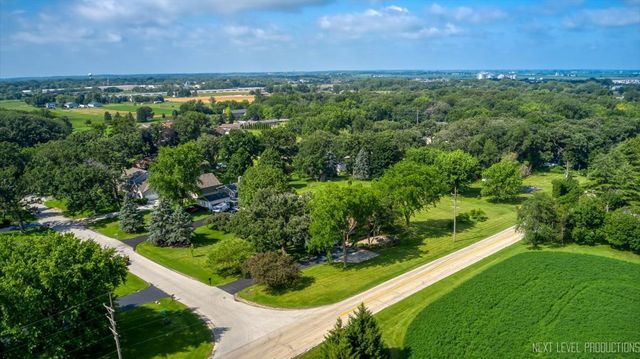 17N228 Oak Grove Drive, Hampshire, IL 60140