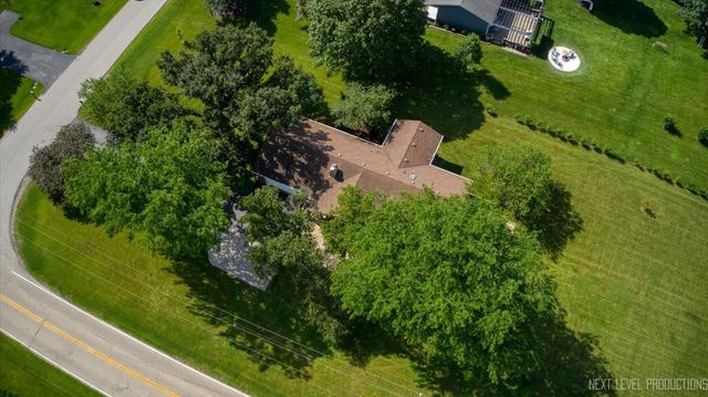 17N228 Oak Grove Drive, Hampshire, IL 60140