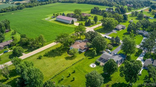 17N228 Oak Grove Drive, Hampshire, IL 60140