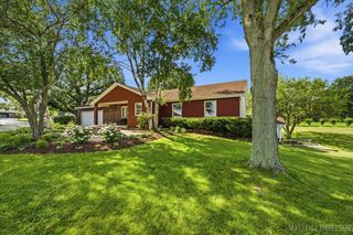 17N228 Oak Grove Drive, Hampshire, IL 60140