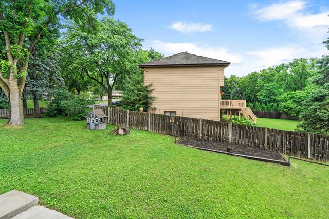 17030 30th Avenue N, Plymouth, MN 55447