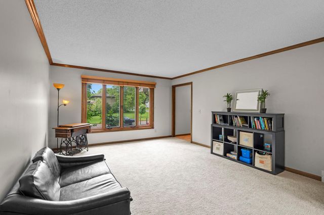 17030 30th Avenue N, Plymouth, MN 55447