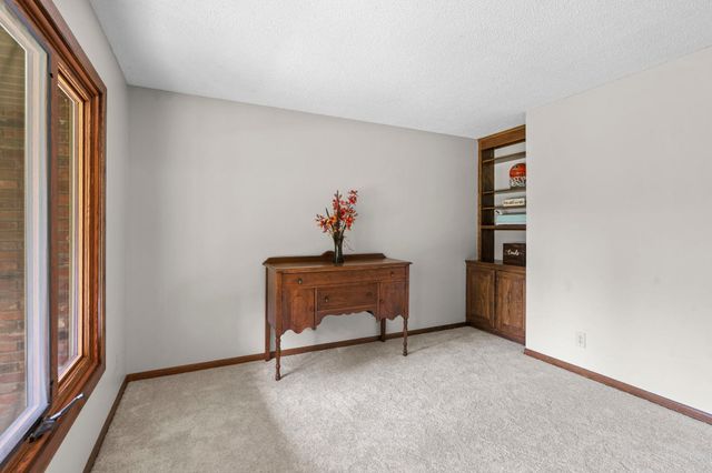 17030 30th Avenue N, Plymouth, MN 55447