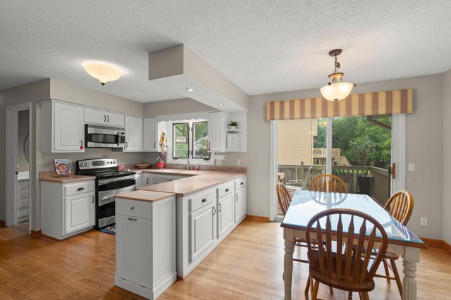 17030 30th Avenue N, Plymouth, MN 55447