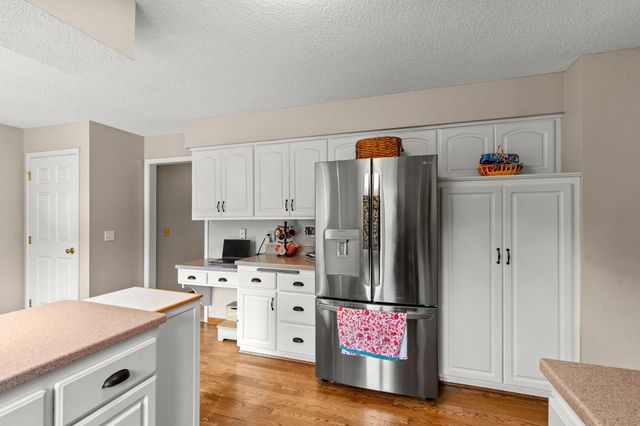 17030 30th Avenue N, Plymouth, MN 55447