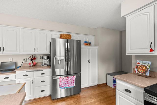 17030 30th Avenue N, Plymouth, MN 55447