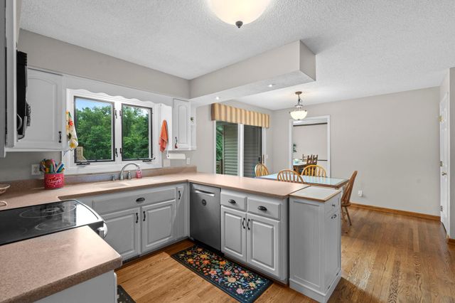 17030 30th Avenue N, Plymouth, MN 55447