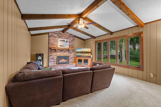17030 30th Avenue N, Plymouth, MN 55447