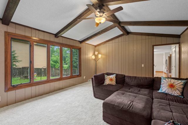 17030 30th Avenue N, Plymouth, MN 55447