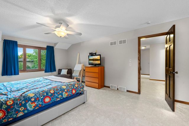 17030 30th Avenue N, Plymouth, MN 55447