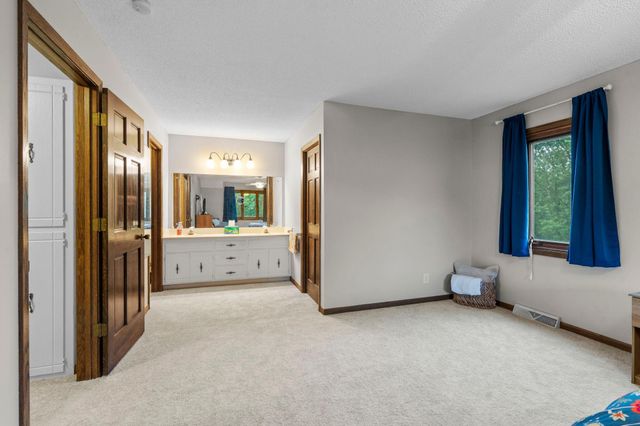 17030 30th Avenue N, Plymouth, MN 55447