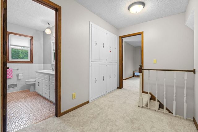 17030 30th Avenue N, Plymouth, MN 55447