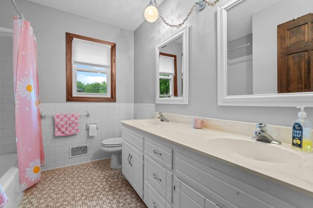 17030 30th Avenue N, Plymouth, MN 55447