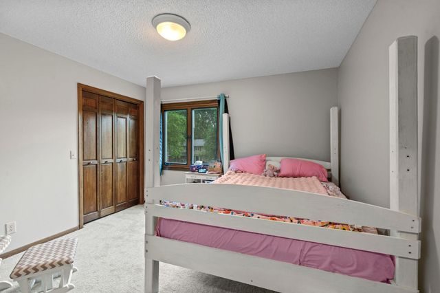 17030 30th Avenue N, Plymouth, MN 55447