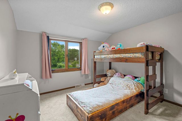 17030 30th Avenue N, Plymouth, MN 55447