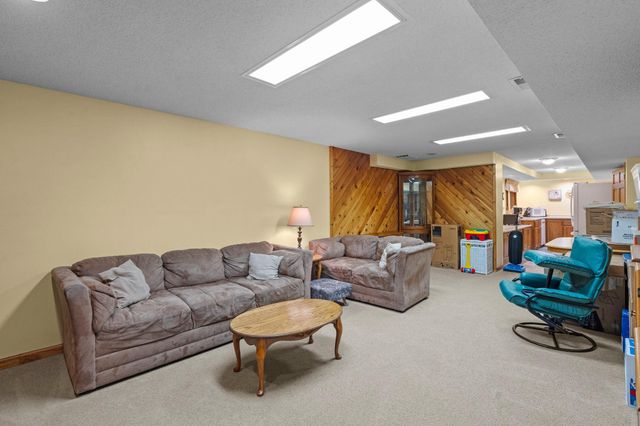 17030 30th Avenue N, Plymouth, MN 55447