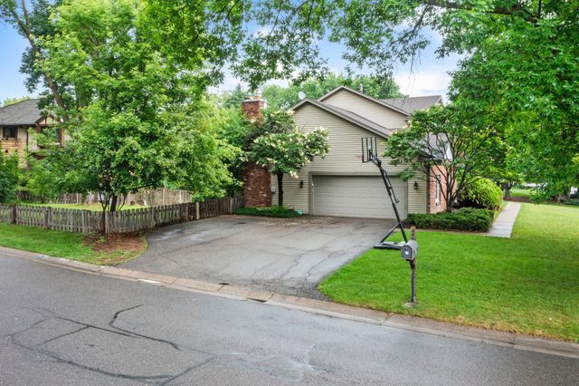 17030 30th Avenue N, Plymouth, MN 55447