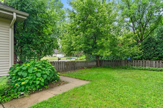 17030 30th Avenue N, Plymouth, MN 55447