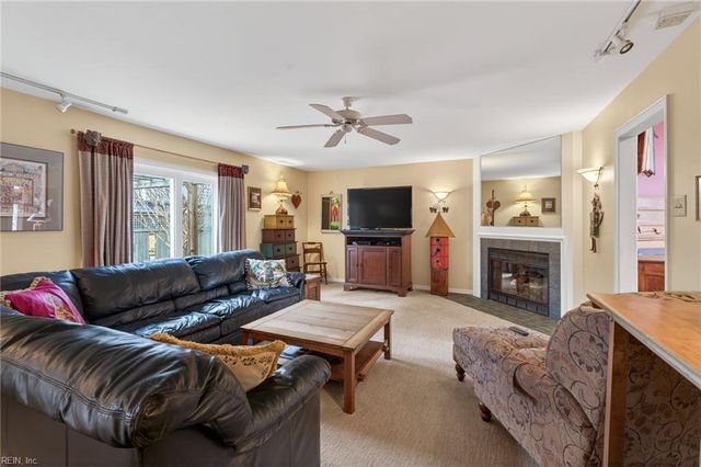 1105 Birdneck Lake DR, Virginia Beach, VA 23451