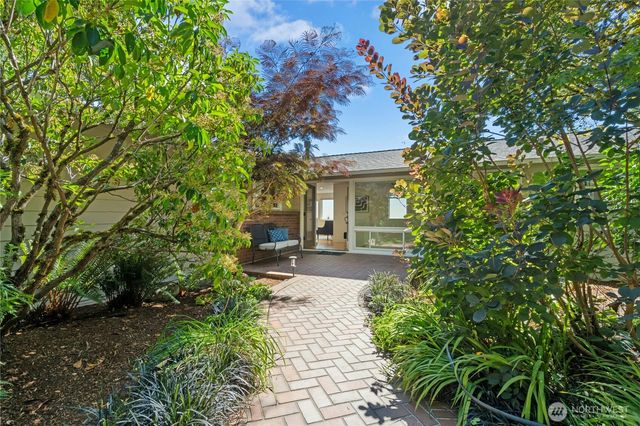 12213 206th Place SE, Issaquah, WA 98027