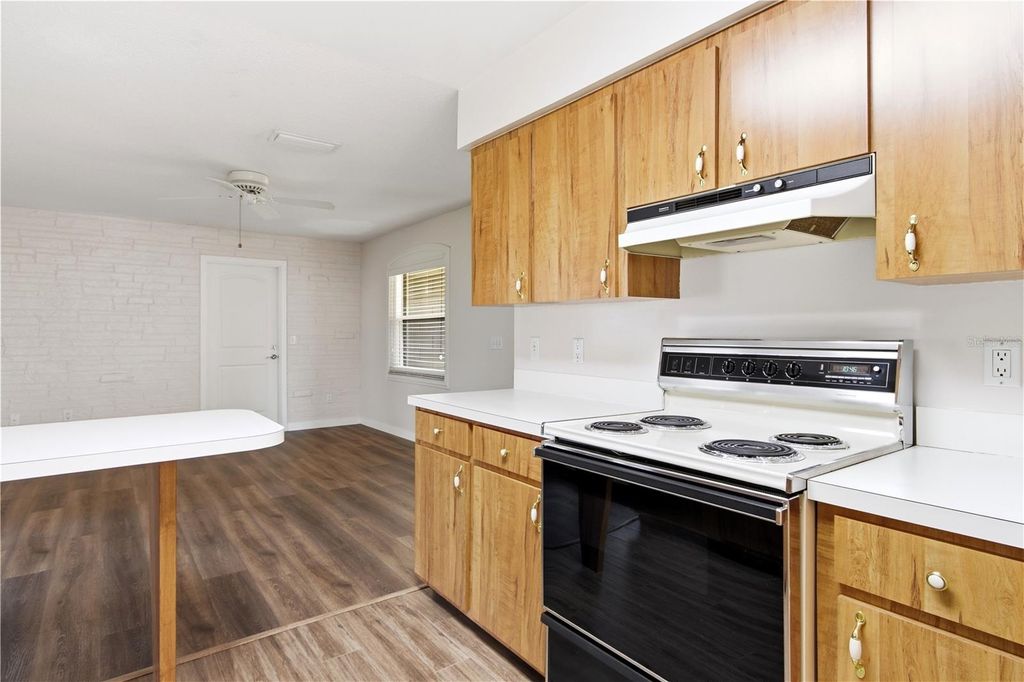 Image 13 of property listing at 127 MARK DAVID BOULEVARD, Casselberry, FL 32707