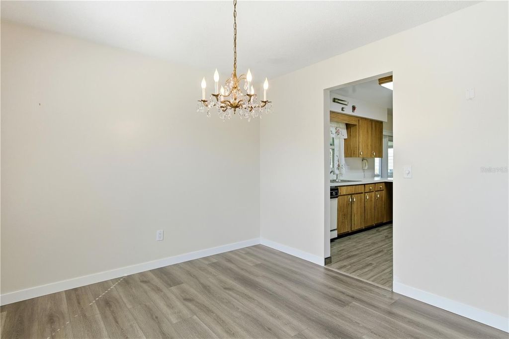 Image 14 of property listing at 127 MARK DAVID BOULEVARD, Casselberry, FL 32707