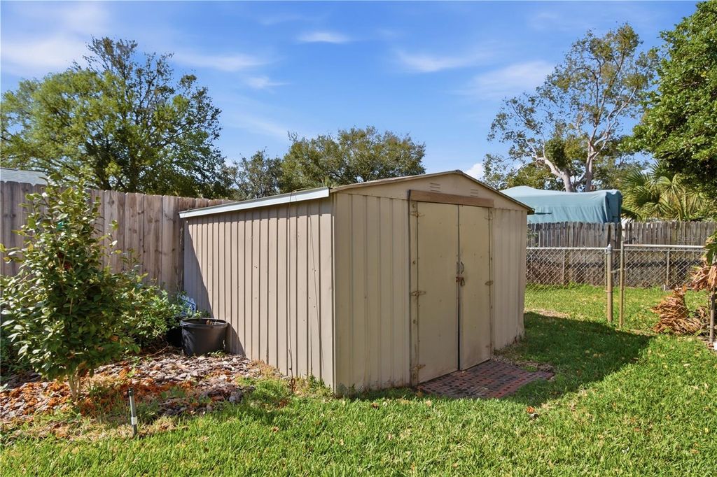 Image 37 of property listing at 127 MARK DAVID BOULEVARD, Casselberry, FL 32707